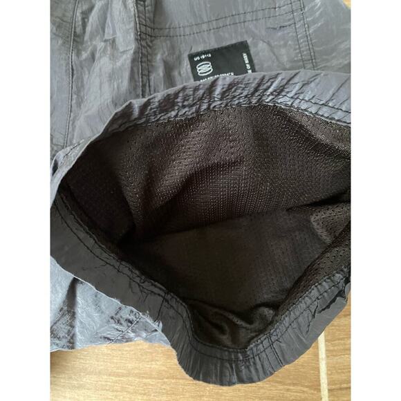 Urban Outfitters Hiking Running Women's Shorts with Drawstrings  Small - Picture 6 of 7